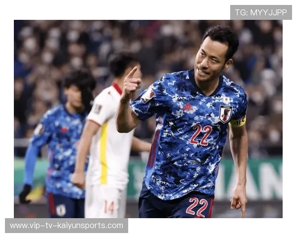 吉田麻也关键解围阻断必失球